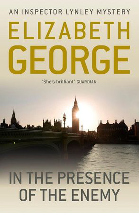 In The Presence Of The Enemy - An Inspector Lynley Novel (ebok) av Elizabeth George